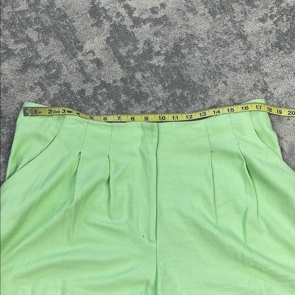 New Veronica Beard Pistachio Green Gables Shorts Pleat Front Sz 14 - Picture 9 of 13